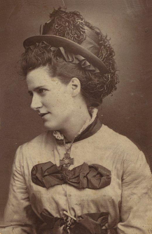 Ada Cavendish door English Photographer