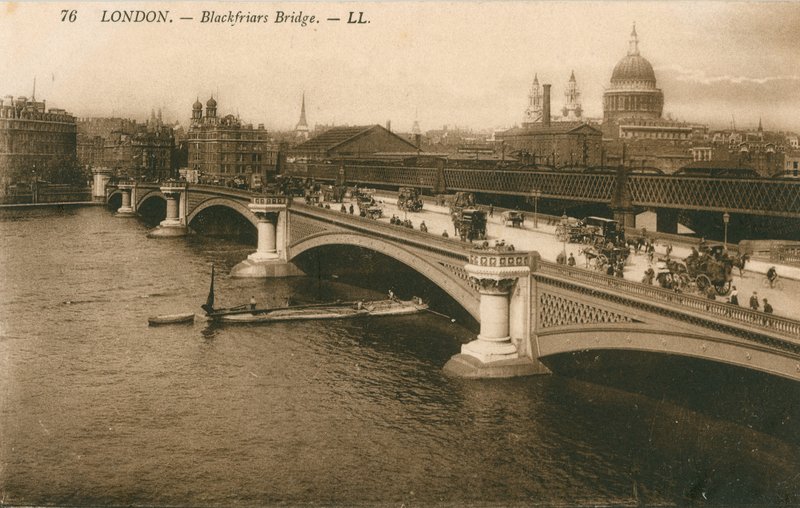 Blackfriars Bridge door English Photographer