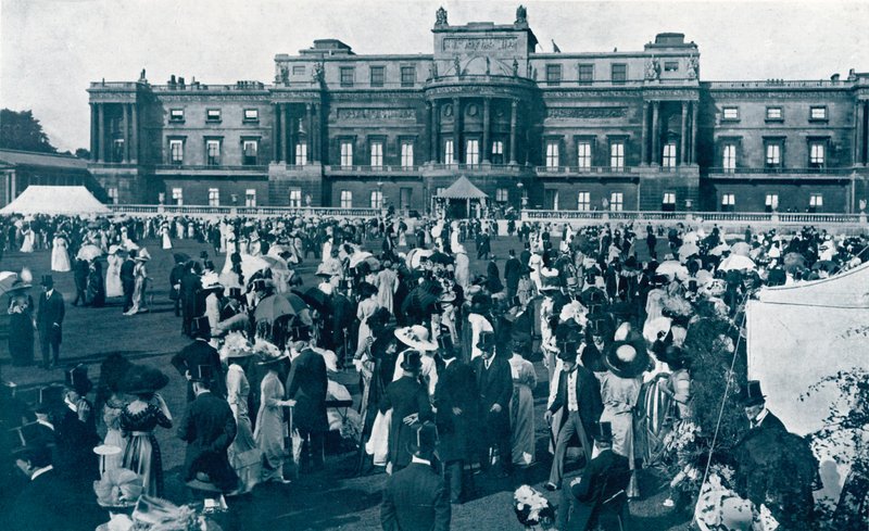 Tuinfeest in Buckingham Palace, 1911 door English Photographer