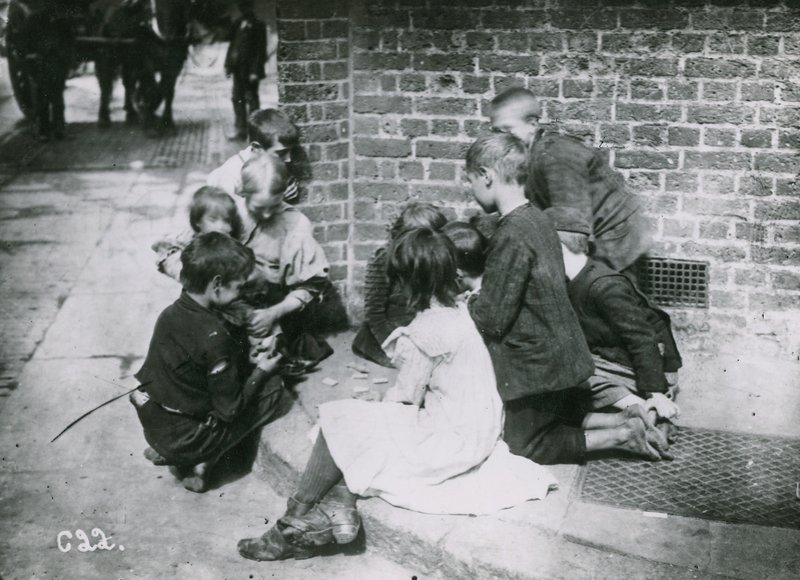 Kinderarmoede, Londen door English Photographer
