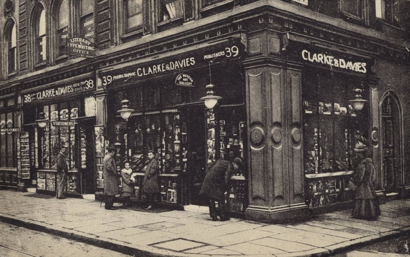 Clarke en Davies door English Photographer