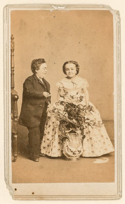 Generaal Tom Thumb en zijn vrouw door English Photographer