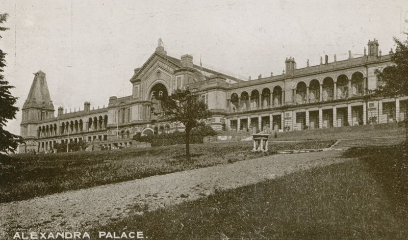 Algemeen uitzicht op Alexandra Palace door English Photographer