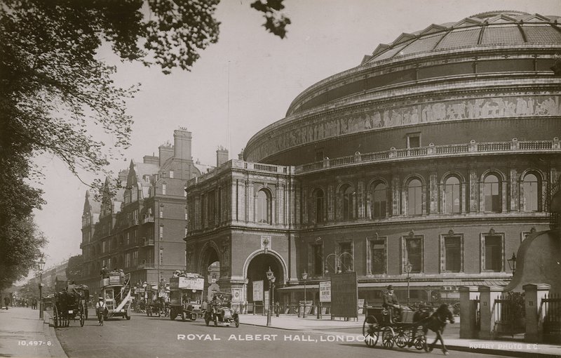 Algemeen uitzicht op de Royal Albert Hall door English Photographer
