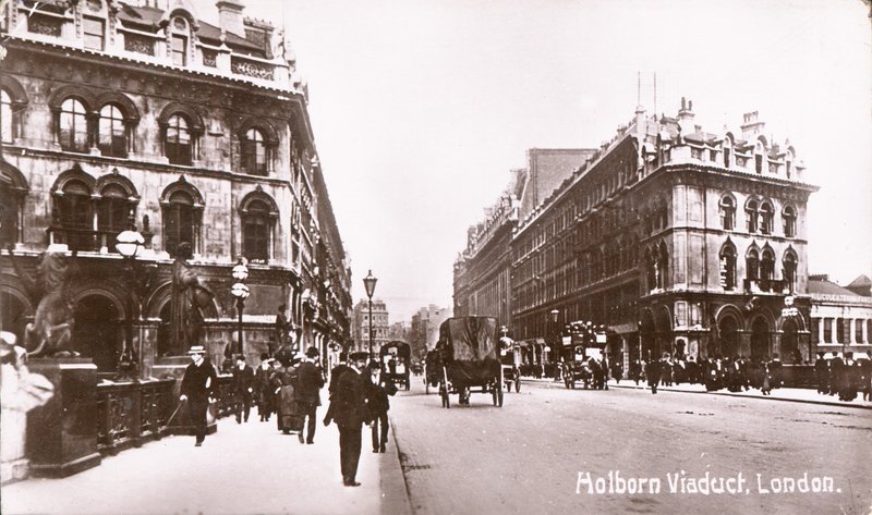 Holborn Viaduct door English Photographer
