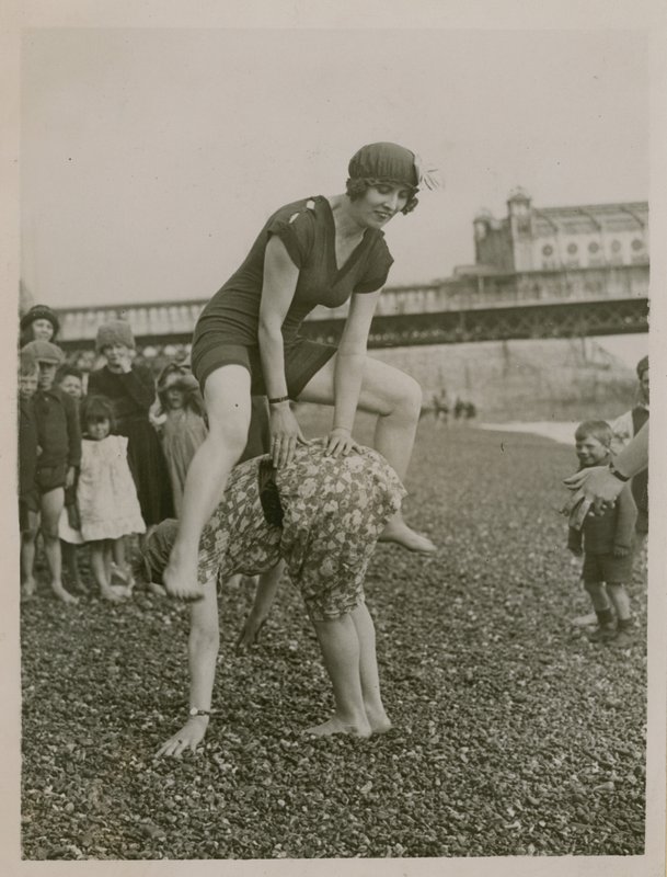Hinkelen op Brighton Strand door English Photographer