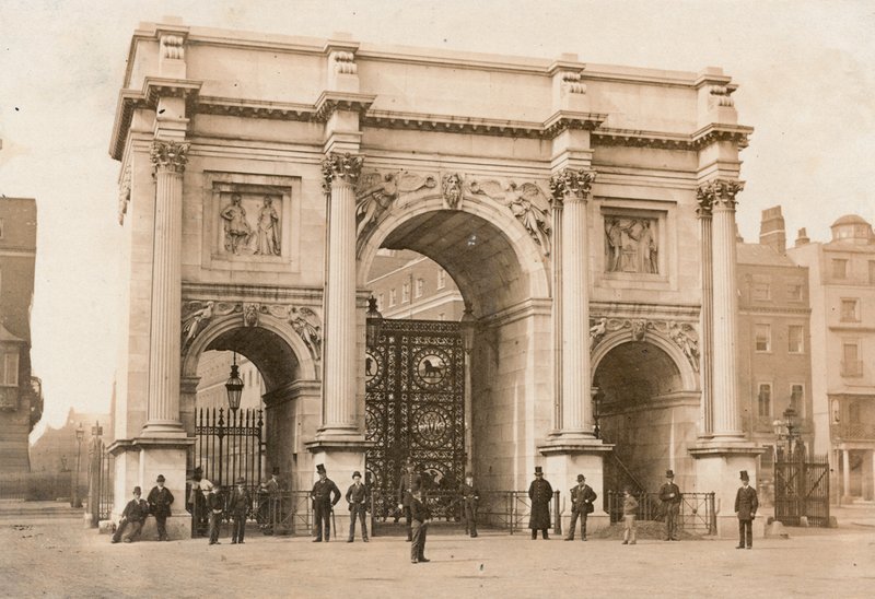 Marble Arch, Oxford Street, Londen door English Photographer