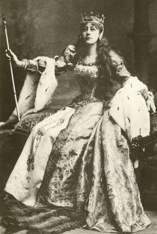 Miss Violet Vanbrugh als Anne Boleyn (gravure) door English Photographer