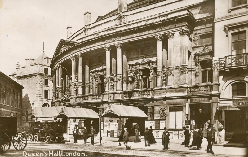 Queens Hall, Londen door English Photographer