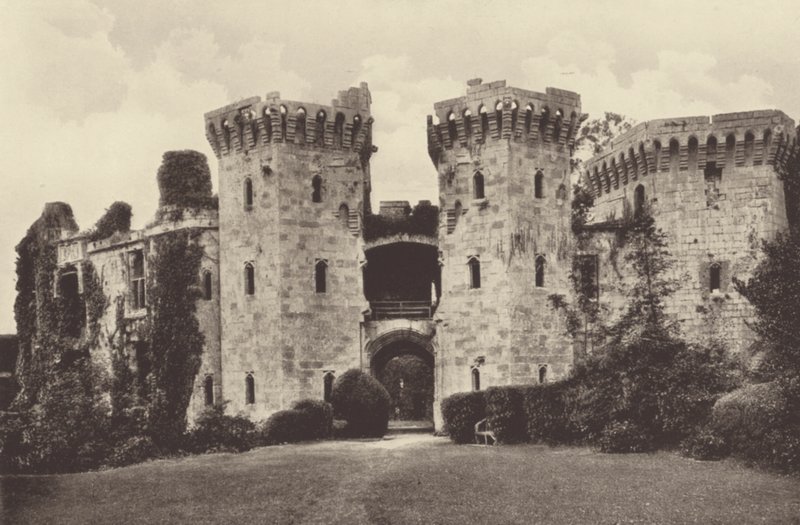 Raglan Castle, Hoofdpoort door English Photographer