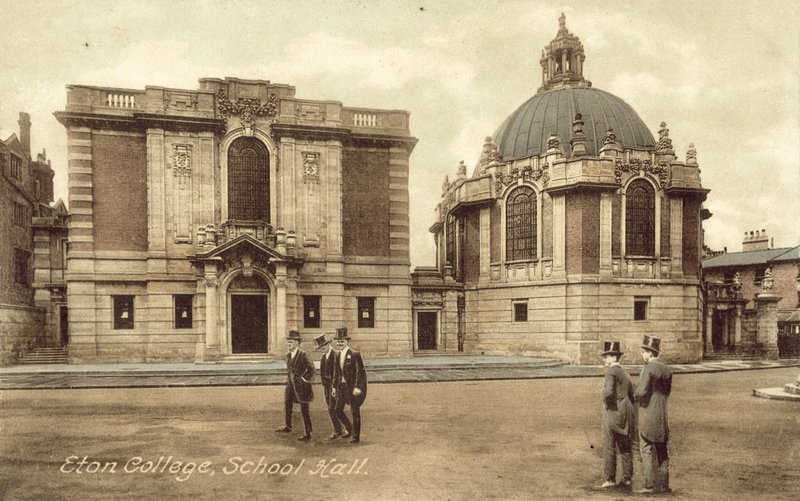 Schoolhal, Eton College door English Photographer