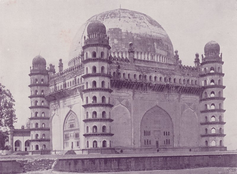 Sultan Muhammads Graf, Bijapur door English Photographer