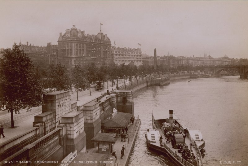 Theems Embankment vanaf Hungerford Bridge door English Photographer