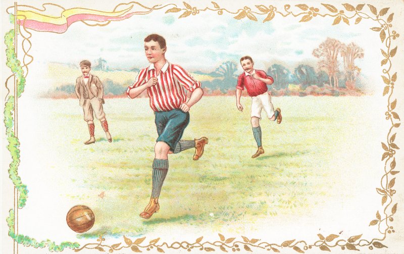 Ansichtkaart met mannen die voetbal spelen door English School