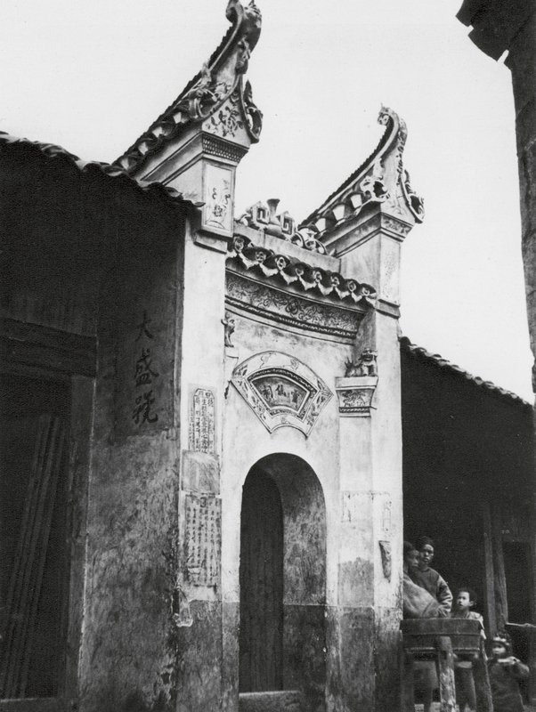 Hunan, Huisingang door Ernst Boerschmann