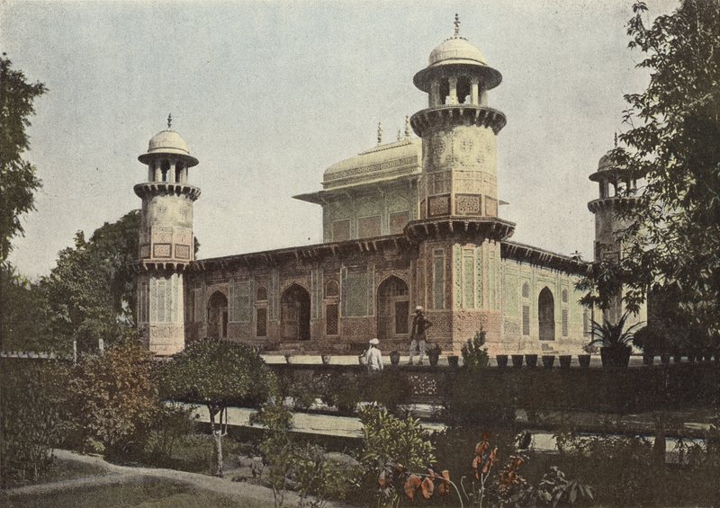 Agra, LEtmad-Dowlah door European Photographer