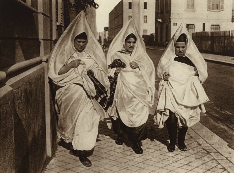Tunis, Joodse vrouwen door European Photographer