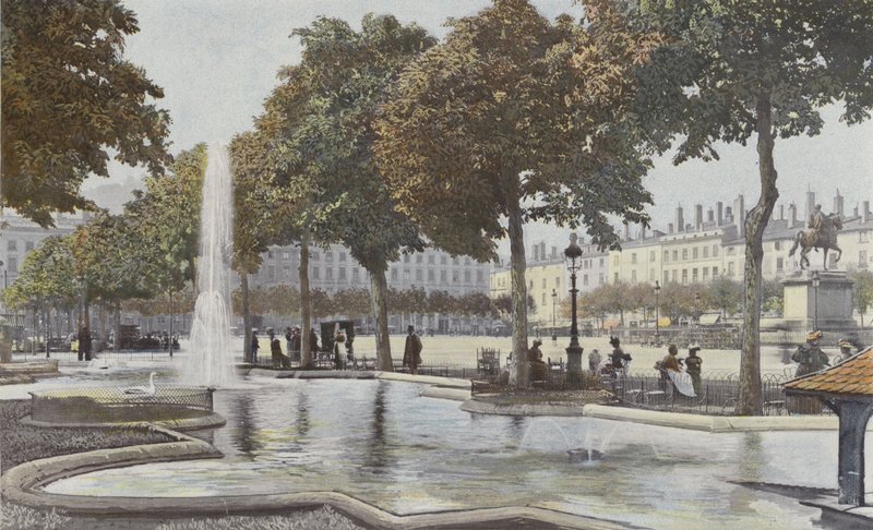Lyon, Place Bellecour door French Photographer