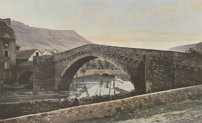 Mende, Pont Notre-Dame, op de Lot door French Photographer