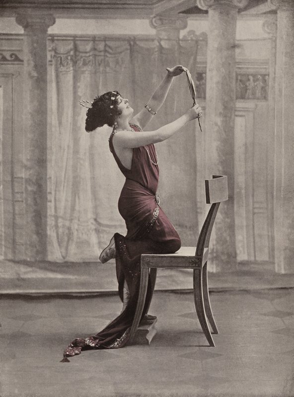Regina Badet, Franse komische actrice door French Photographer