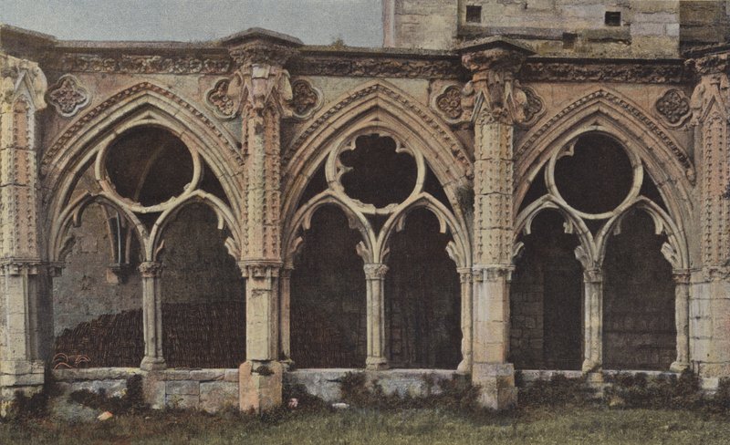 Soissons, ruïnes van het klooster Saint-Jean-des-Vignes (gevel N) door French Photographer