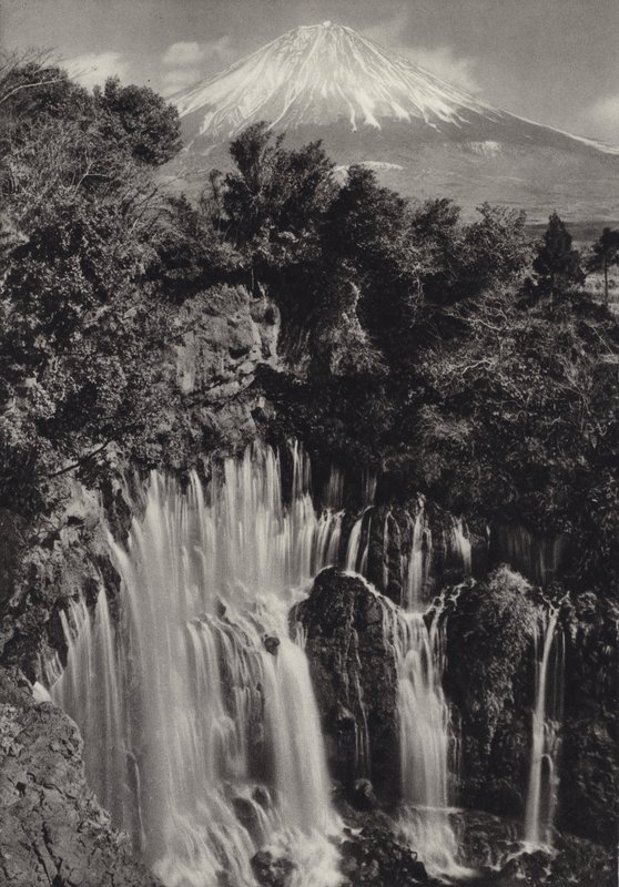 Japan in de jaren 1920: Shiraito-waterval door Herbert Ponting