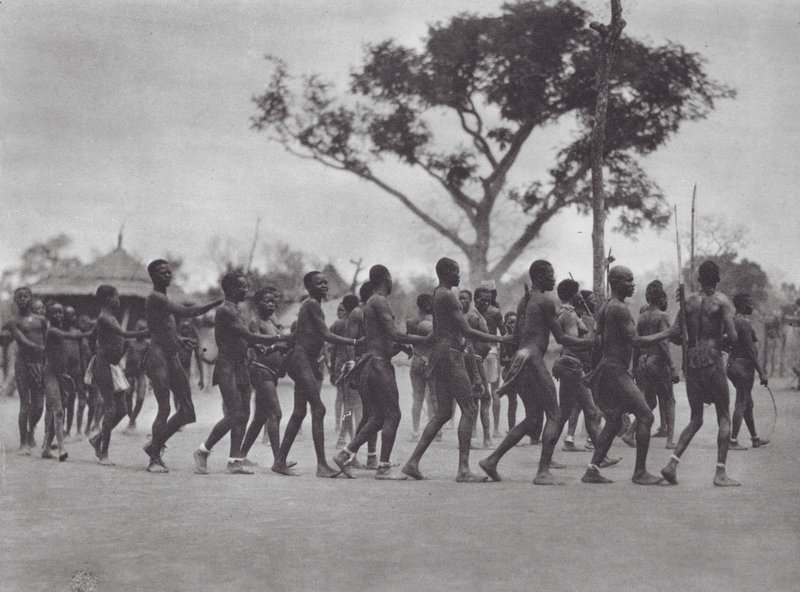 Afrika: Moru dans door Hugo Adolf Bernatzik
