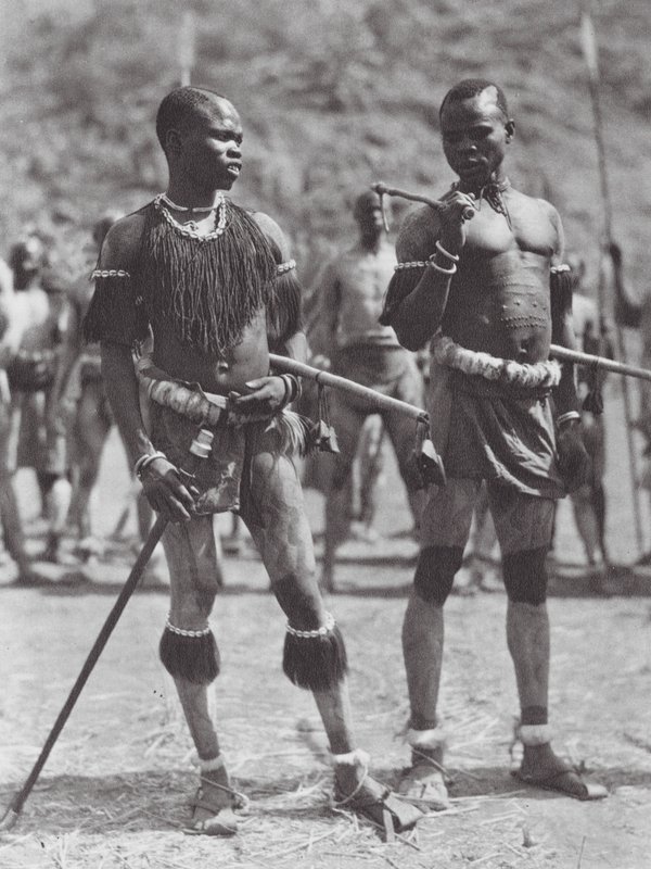 Afrika: Nuba rammeldansers door Hugo Adolf Bernatzik