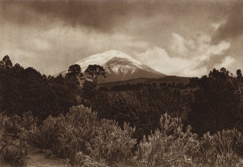 Mexico: Popocatepetl (z/w foto) door Hugo Brehme