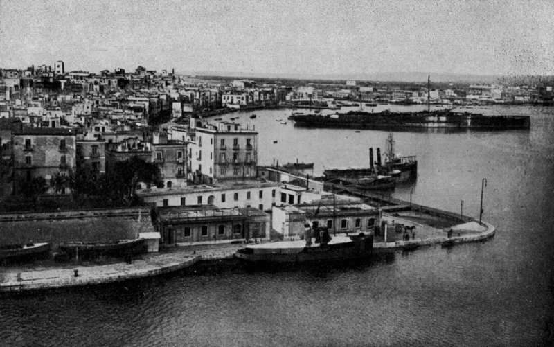 Taranto, Panorama oude stad door Italian Photographer