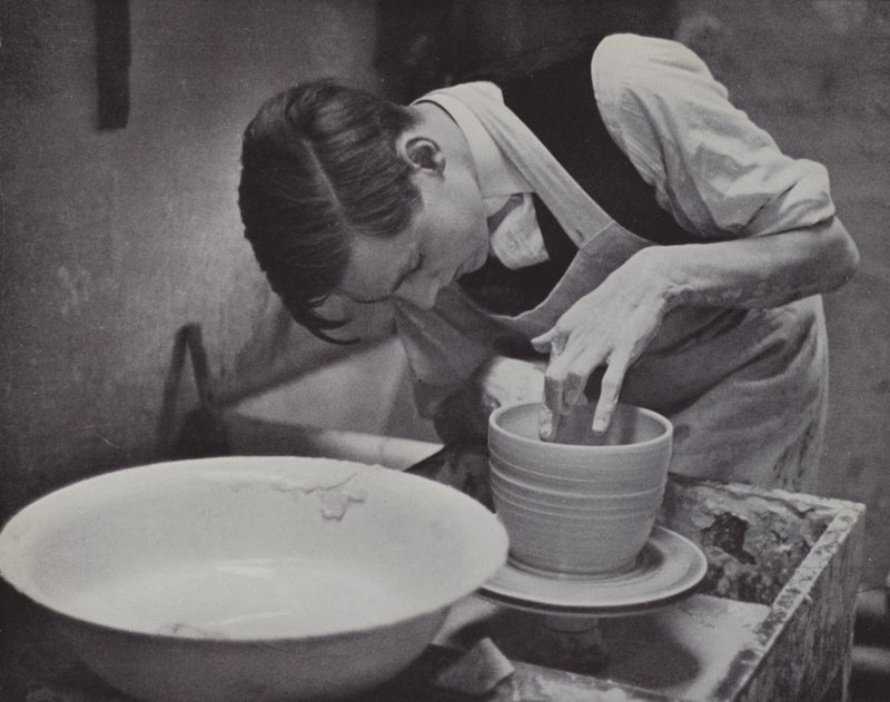 Pottenbakkerij in Eton door Laszlo Moholy Nagy