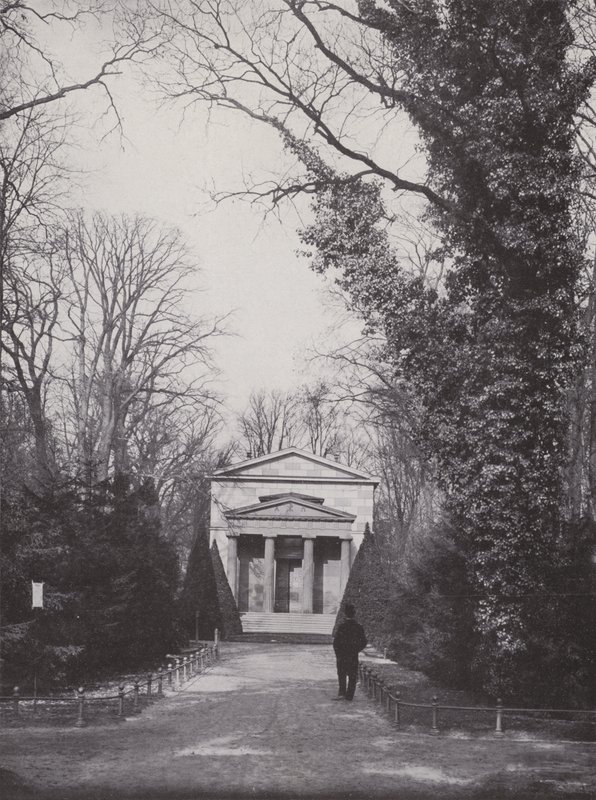 Charlottenburg, Mausoleum, Ausseres door Photographer German