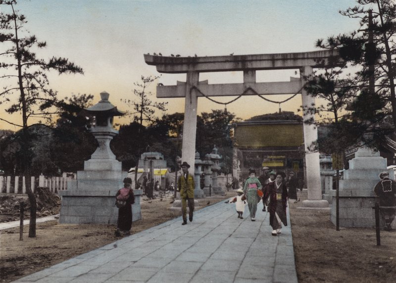 Japan, ca. 1912: Nanko Heiligdom, Kobe door Photographer Japanese