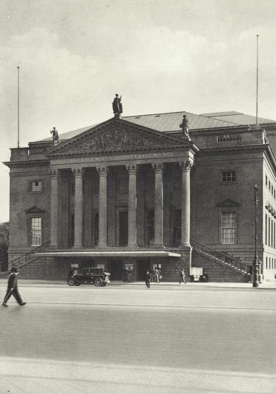 Berlijn: Opernhaus; Opera door Sasha Stone